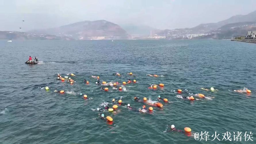 特写：新年“第一渡”